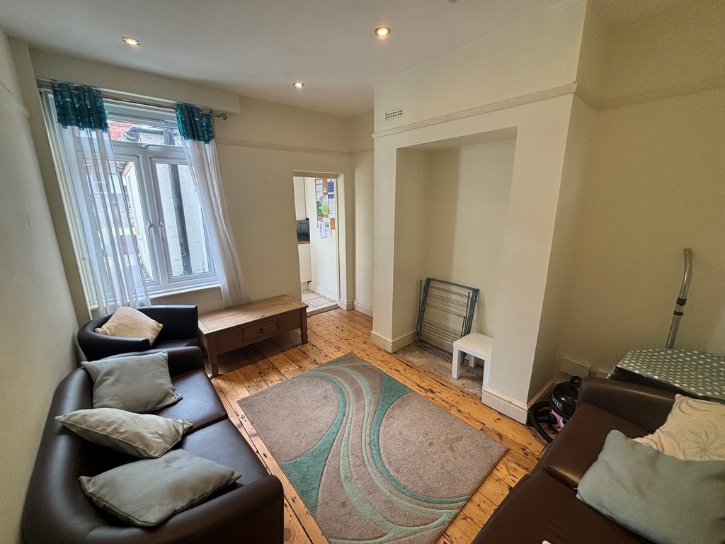 5 bed house to rent in Victoria Street, Exeter 4