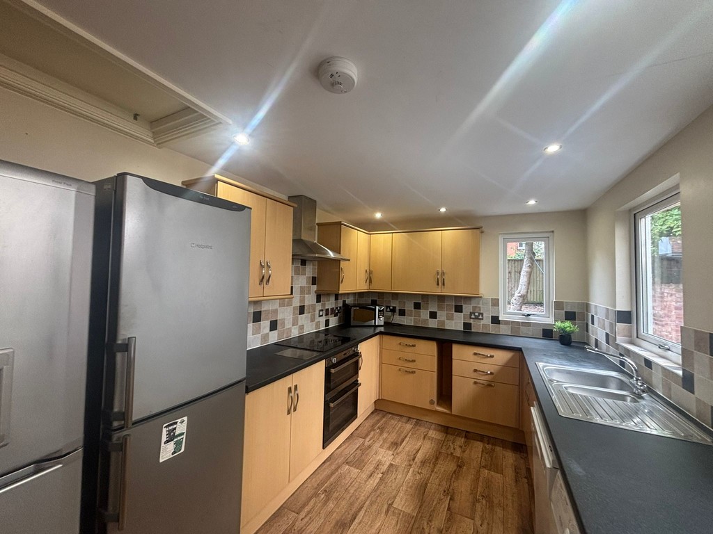 6 bed house to rent in Culverland Road, Exeter 3