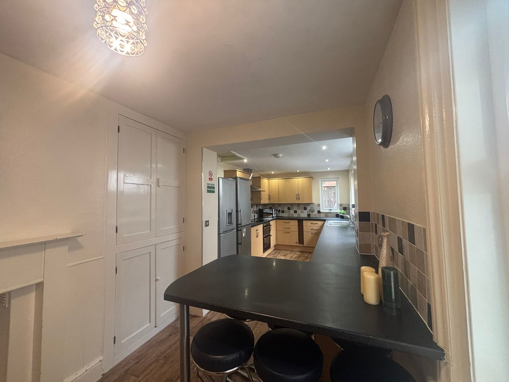6 bed house to rent in Culverland Road, Exeter 4