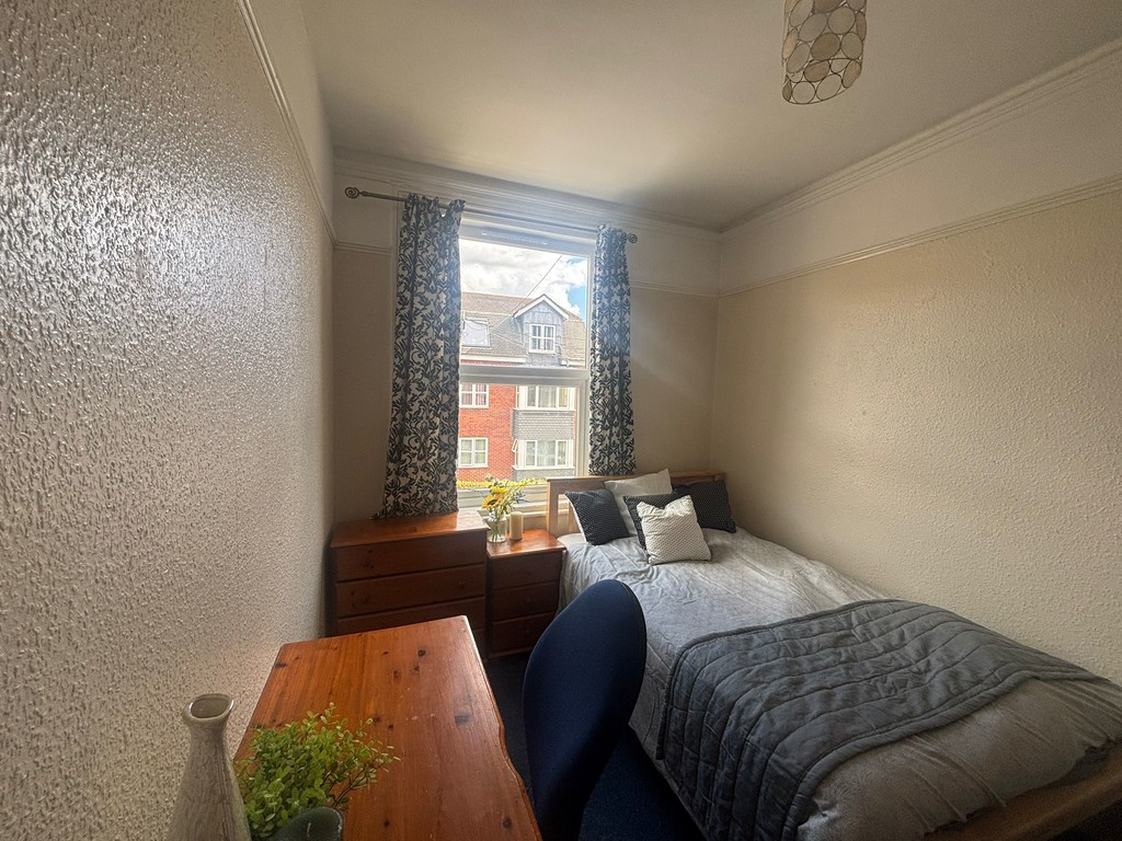 6 bed house to rent in Culverland Road, Exeter  - Property Image 8