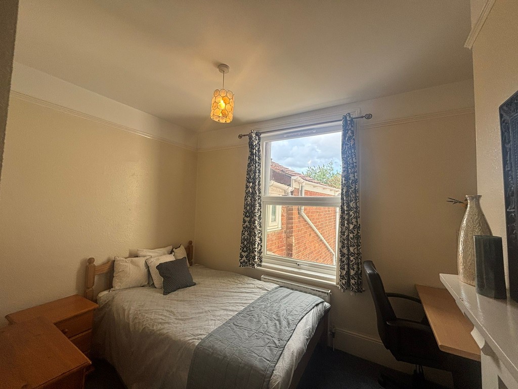 6 bed house to rent in Culverland Road, Exeter  - Property Image 10