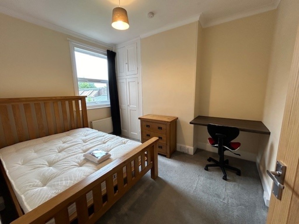 2 bed house to rent in Mansfield Road 8