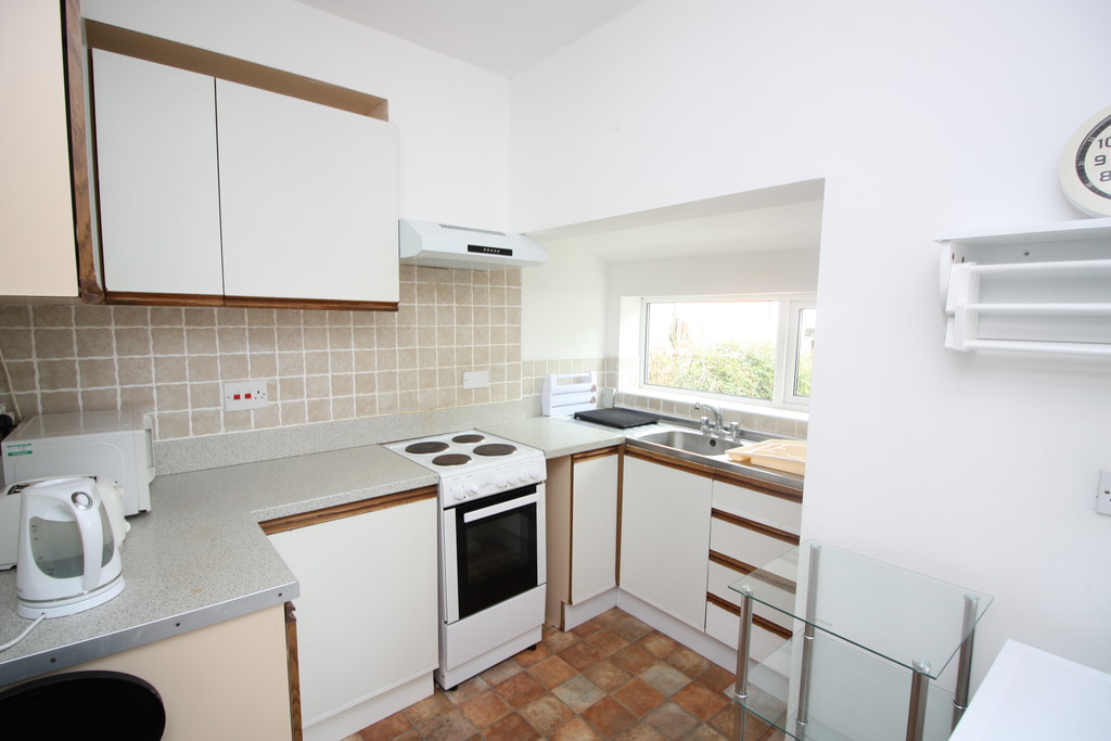 4 bed house to rent in Monks Road 2