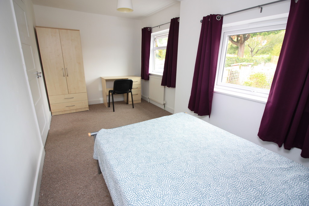 6 bed house to rent  - Property Image 11