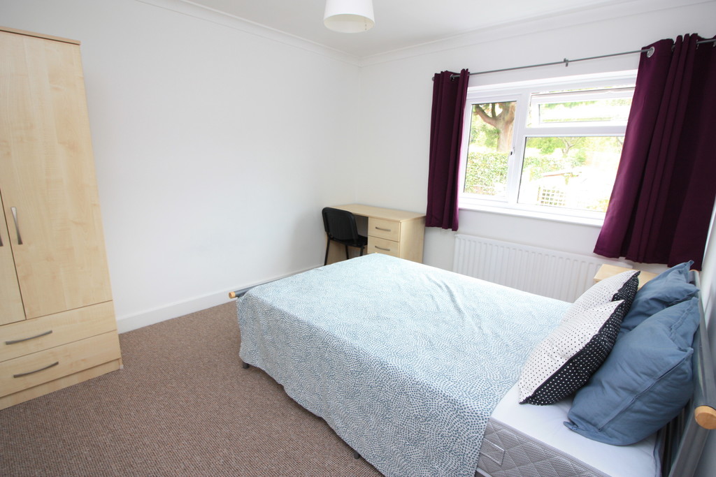 6 bed house to rent  - Property Image 12