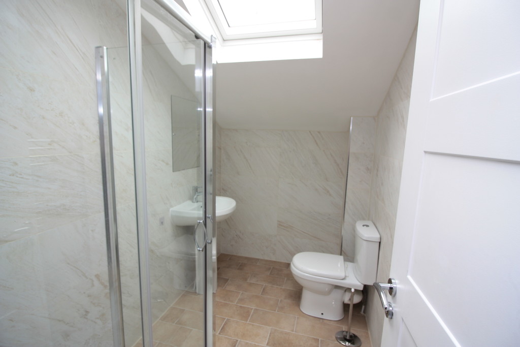 6 bed house to rent  - Property Image 14
