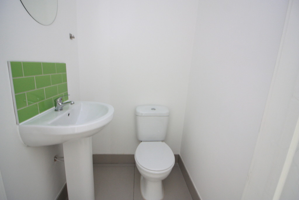 6 bed house to rent  - Property Image 18