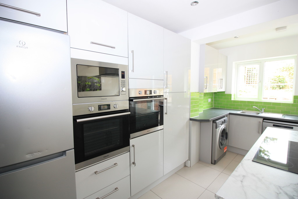 6 bed house to rent  - Property Image 4