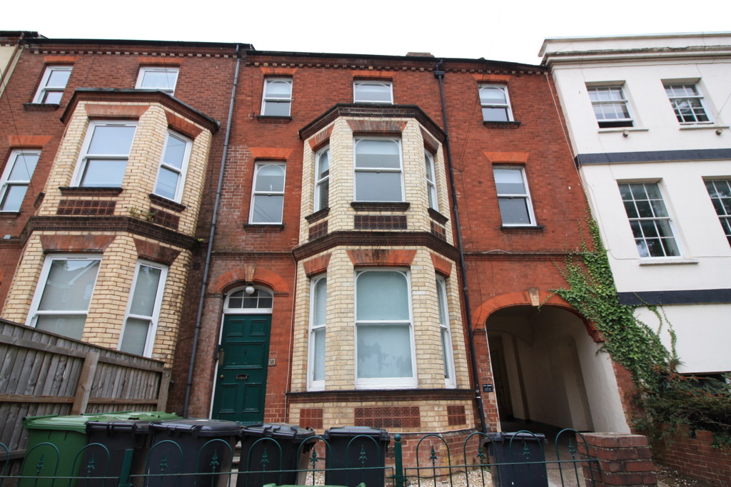 2 bed flat to rent in Pennsylvania Road 8