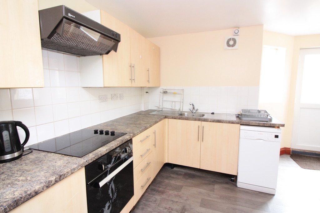 6 bed house to rent in Union Road, Exeter  - Property Image 2