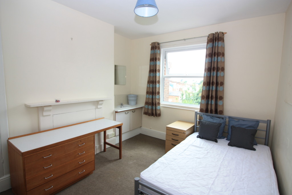 6 bed house to rent in Union Road, Exeter  - Property Image 13