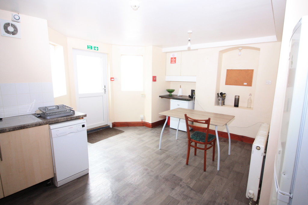 6 bed house to rent in Union Road, Exeter  - Property Image 4