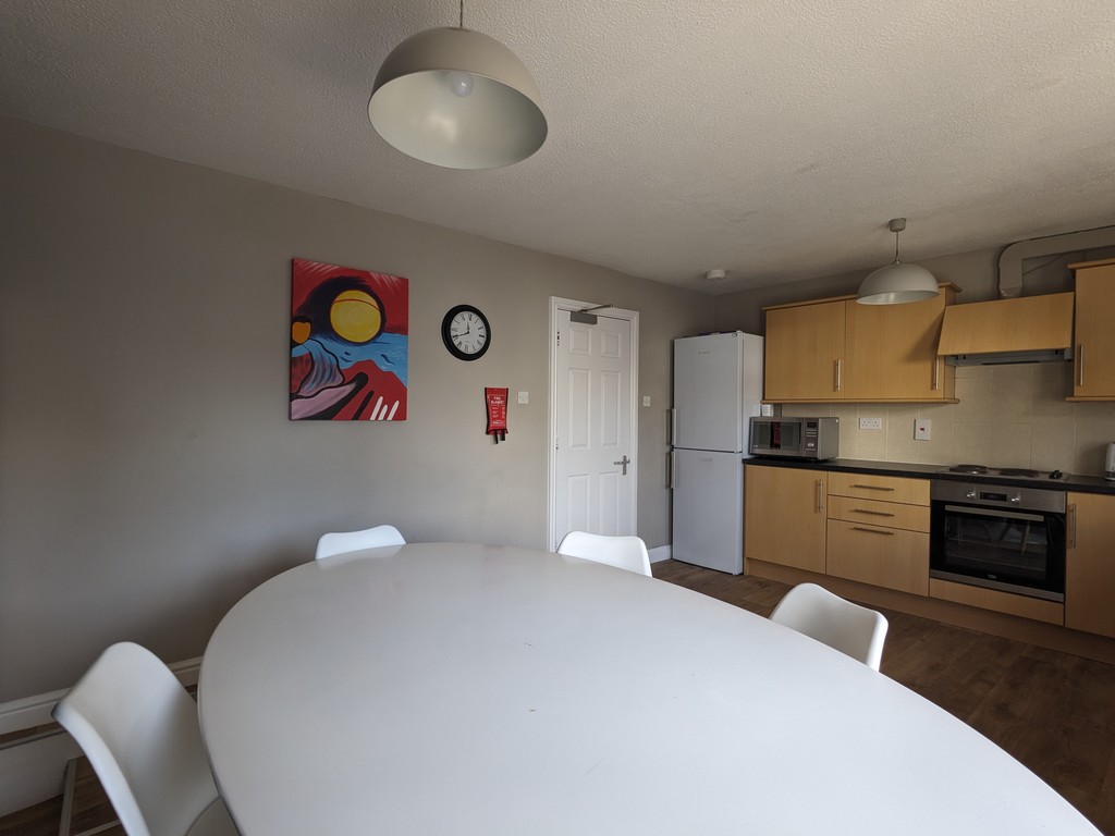 6 bed house to rent in May Street 2