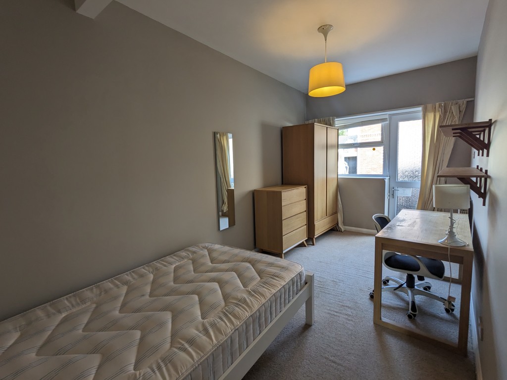 6 bed house to rent in May Street 4