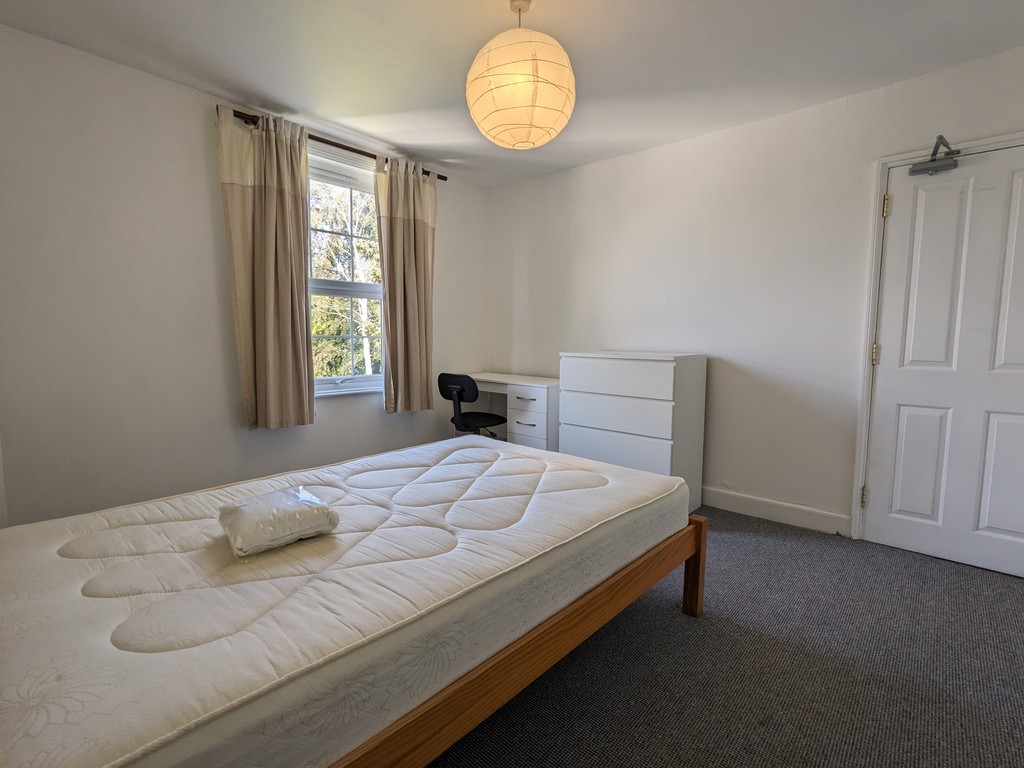 6 bed house to rent in St James Terrace  - Property Image 16