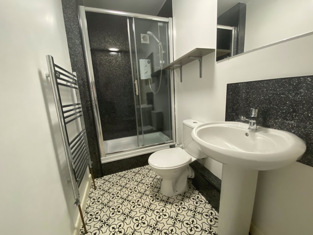 6 bed house to rent in St James Terrace  - Property Image 5