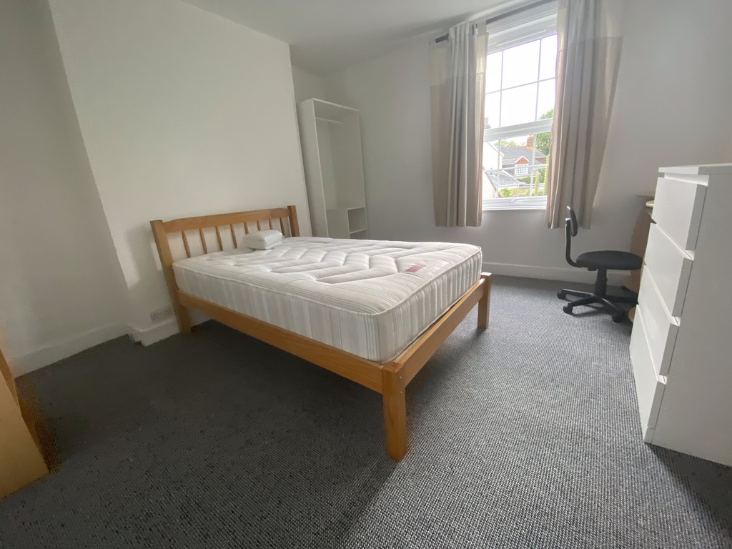 6 bed house to rent in St James Terrace  - Property Image 7
