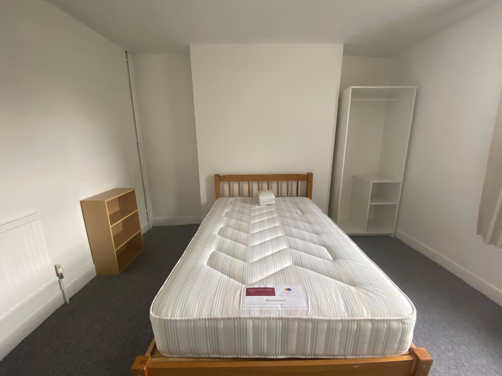 6 bed house to rent in St James Terrace  - Property Image 8