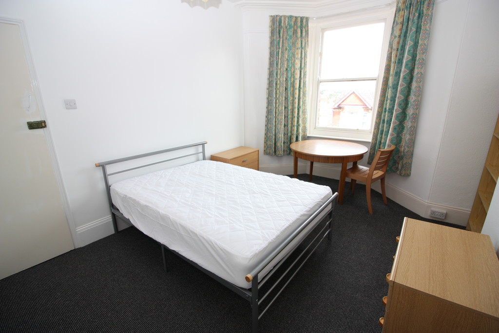 7 bed house to rent in Mount Pleasant Road  - Property Image 5