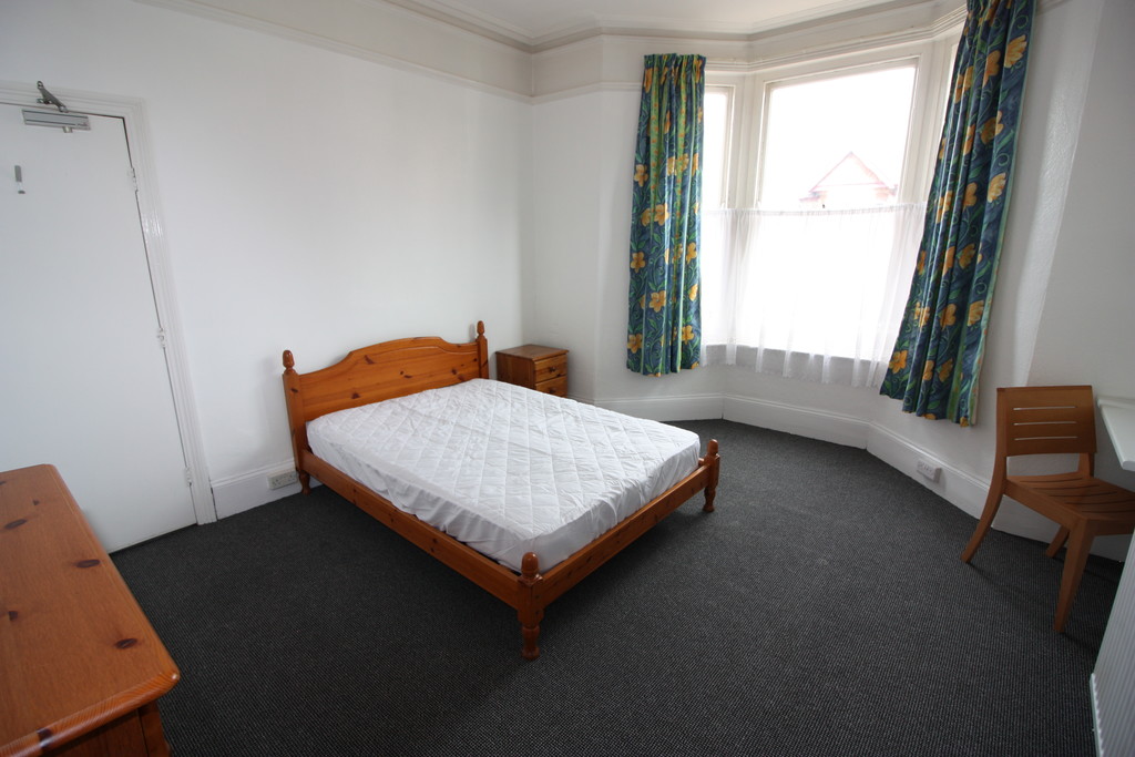 7 bed house to rent in Mount Pleasant Road  - Property Image 8
