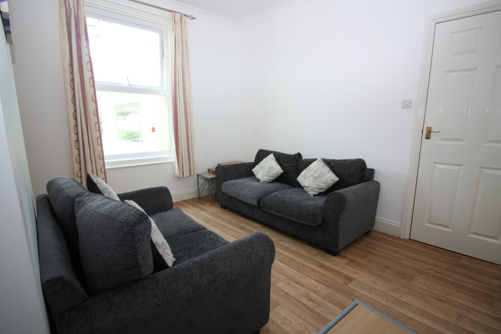 5 bed house to rent in Portland Street, EX1