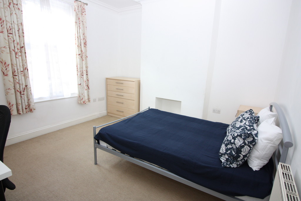 5 bed house to rent in Portland Street  - Property Image 6