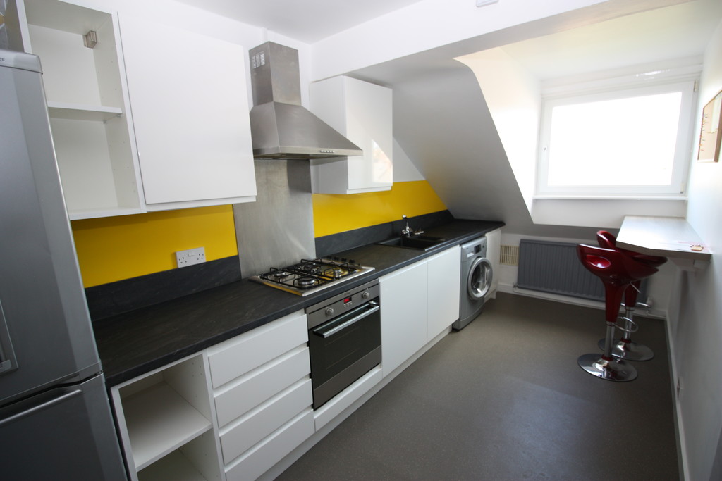 2 bed flat to rent in Longbrook Street, Exeter - Property Image 1