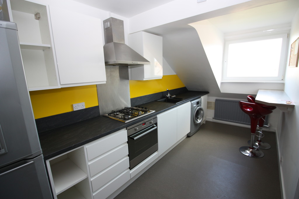 2 bed flat to rent in Longbrook Street, Exeter 2