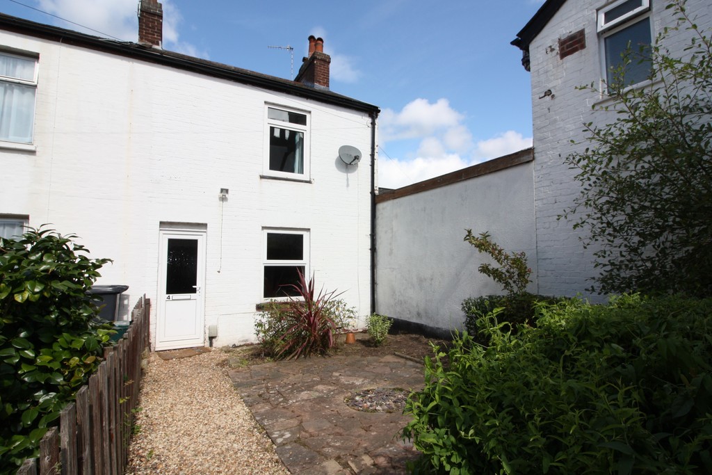 2 bed house to rent in Bridge Cottages, Well Street 1