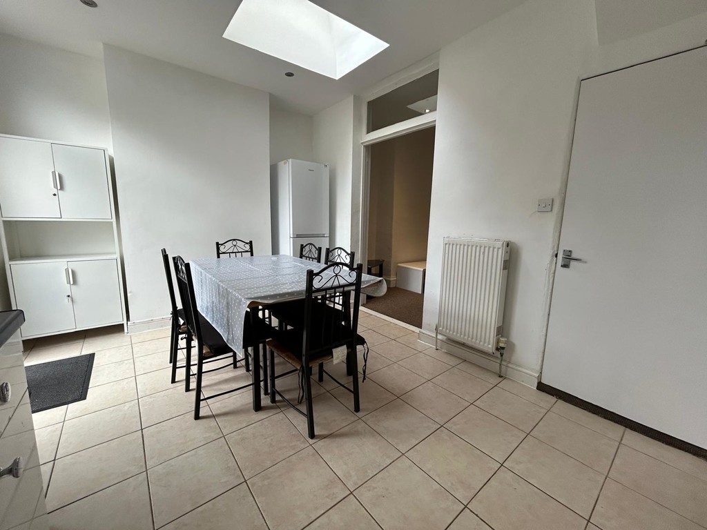 6 bed house to rent in Victoria Street, Exeter, EX4
