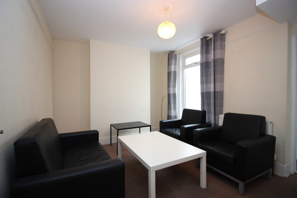 3 bed house to rent in Hoopern Street, EX4