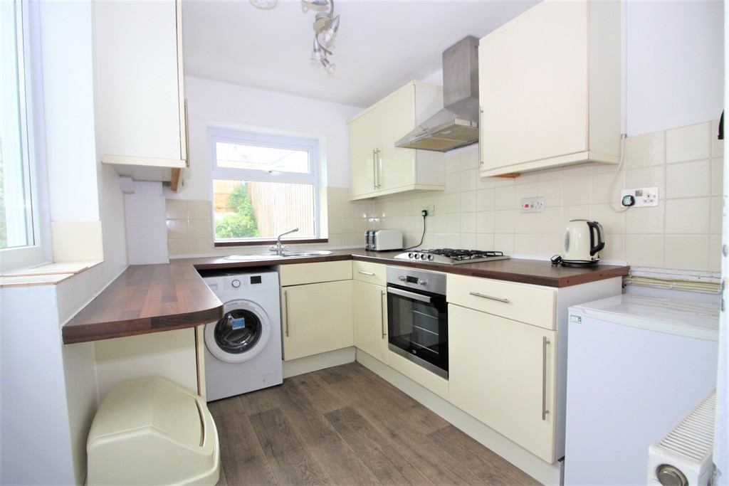 4 bed house to rent in Codrington Street  - Property Image 2