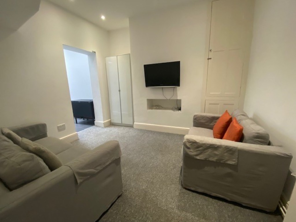 5 bed house to rent in Culverland Road, Exeter  - Property Image 1