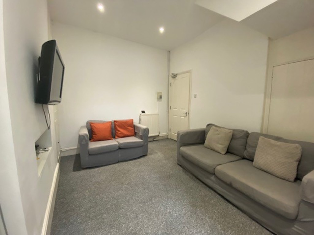5 bed house to rent in Culverland Road, Exeter  - Property Image 2