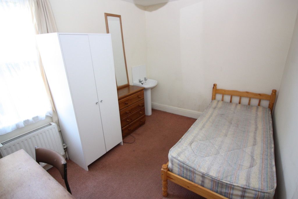 4 bed flat to rent in St. Davids Hill, Exeter 7