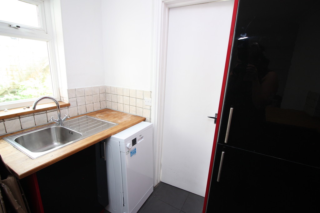 2 bed flat to rent in Leighton Terrace, Exeter 7