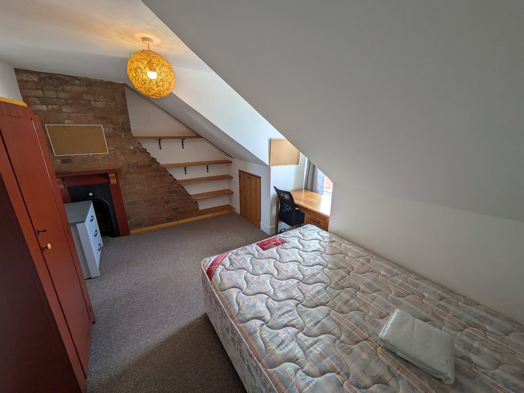 5 bed house to rent in Well Street  - Property Image 11