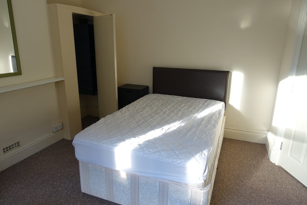 1 bed house to rent in Cowley Bridge Road 6