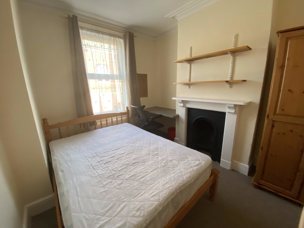 5 bed house to rent in Victoria Street, Exeter  - Property Image 8