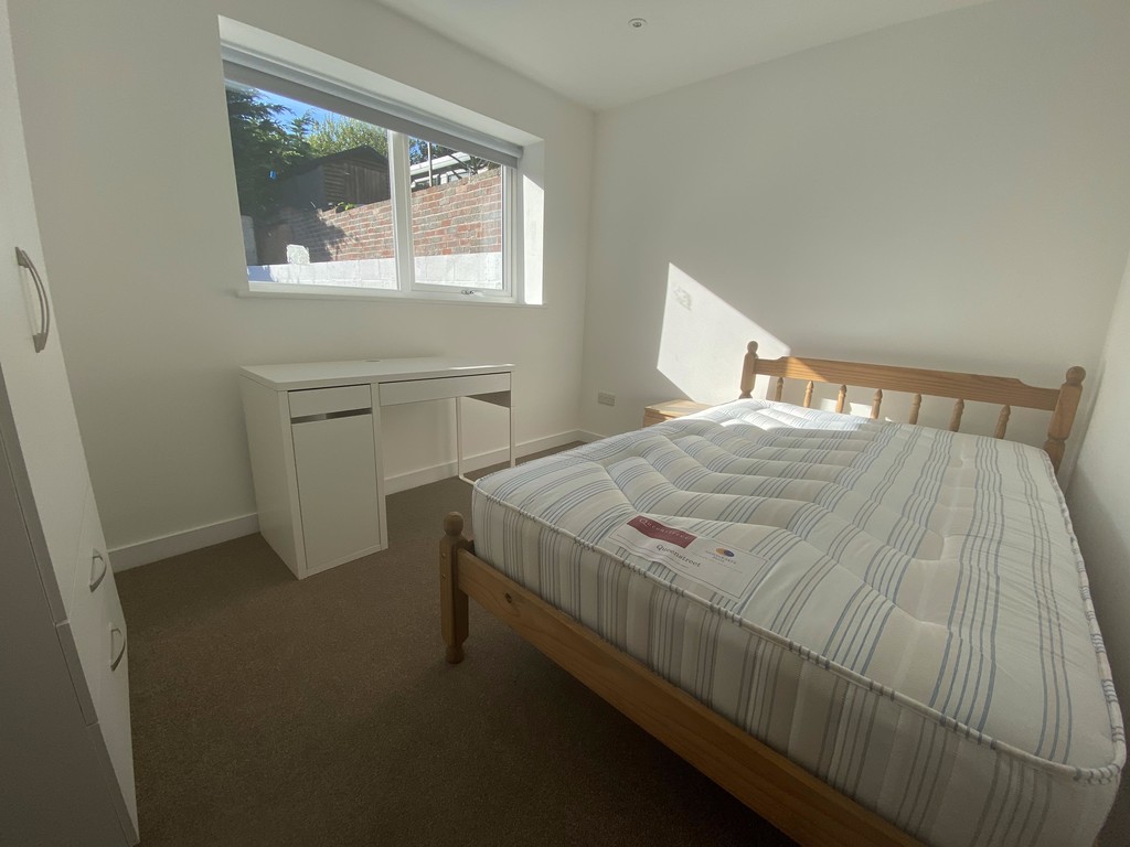 2 bed flat to rent in Mount Pleasant Road, Exeter  - Property Image 2