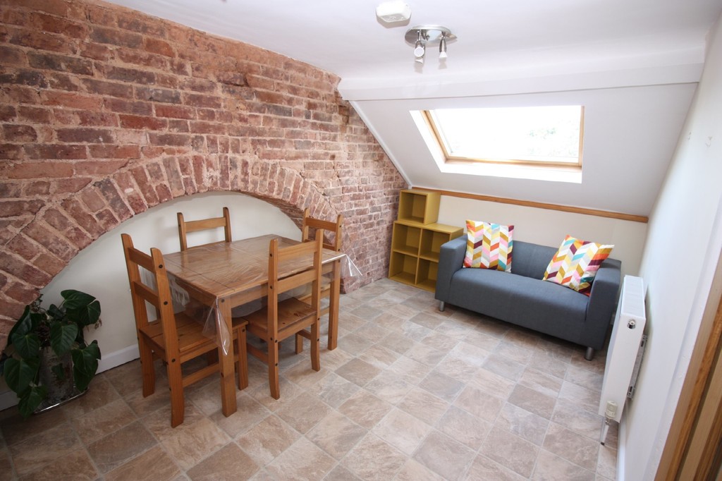 2 bed flat to rent in St James Terrace, Exeter  - Property Image 1
