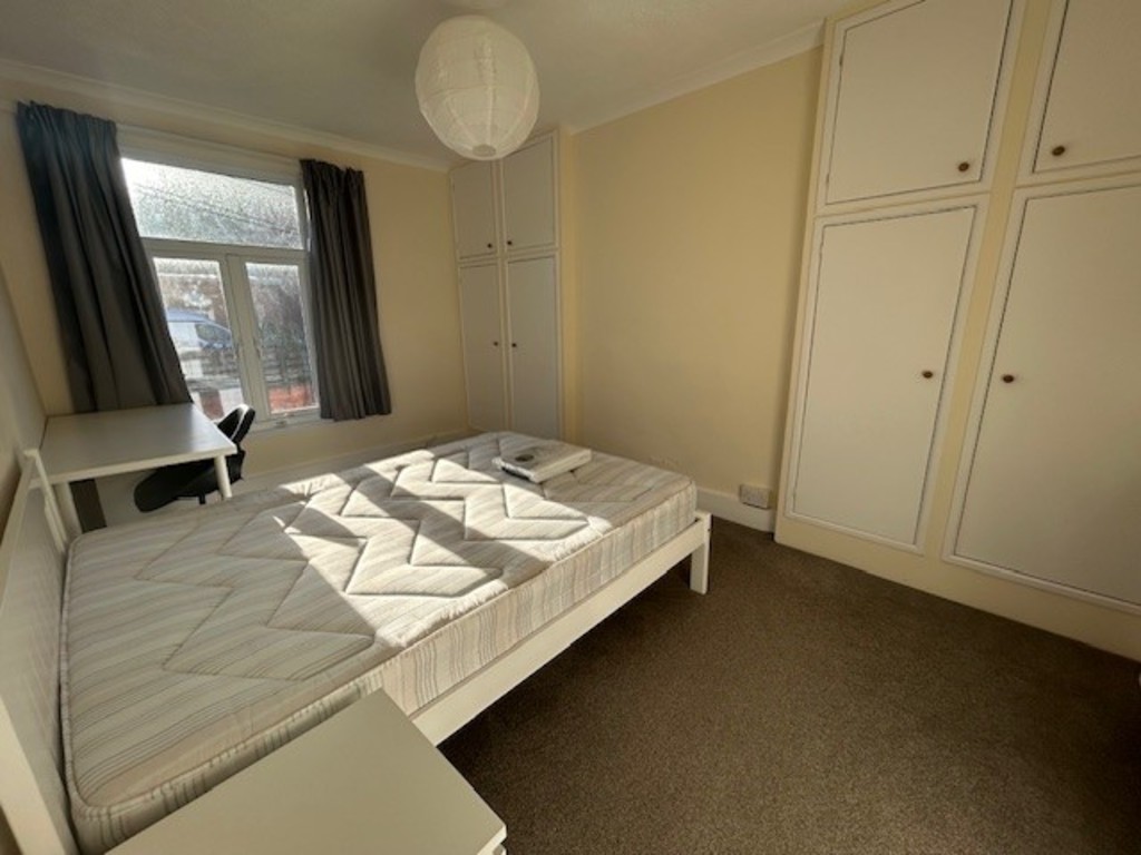 2 bed flat to rent in St James Terrace, Exeter  - Property Image 13