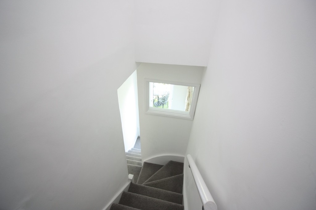 2 bed flat to rent in St James Terrace, Exeter  - Property Image 5