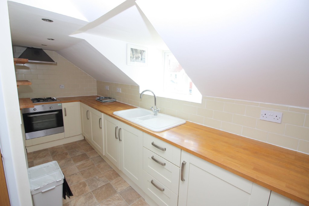 2 bed flat to rent in St James Terrace, Exeter  - Property Image 9