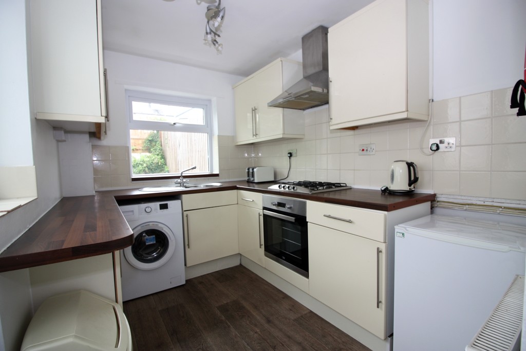 4 bed house for sale in Newtown, Exeter 2