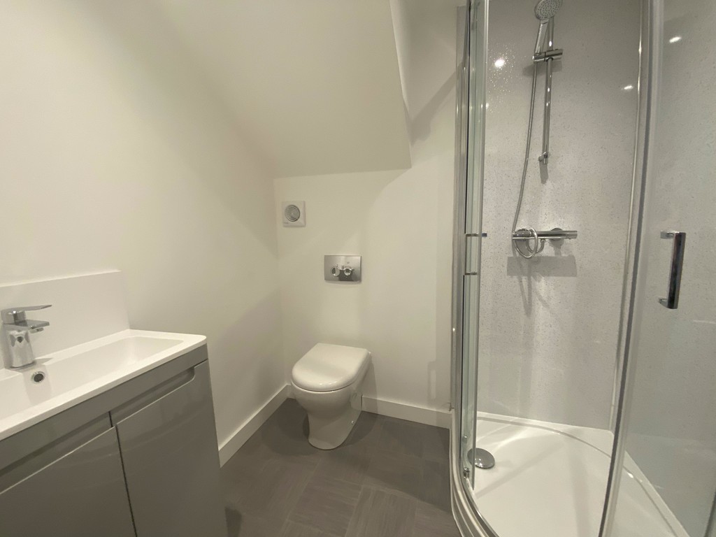 2 bed flat to rent in Mount Pleasant Road  - Property Image 3