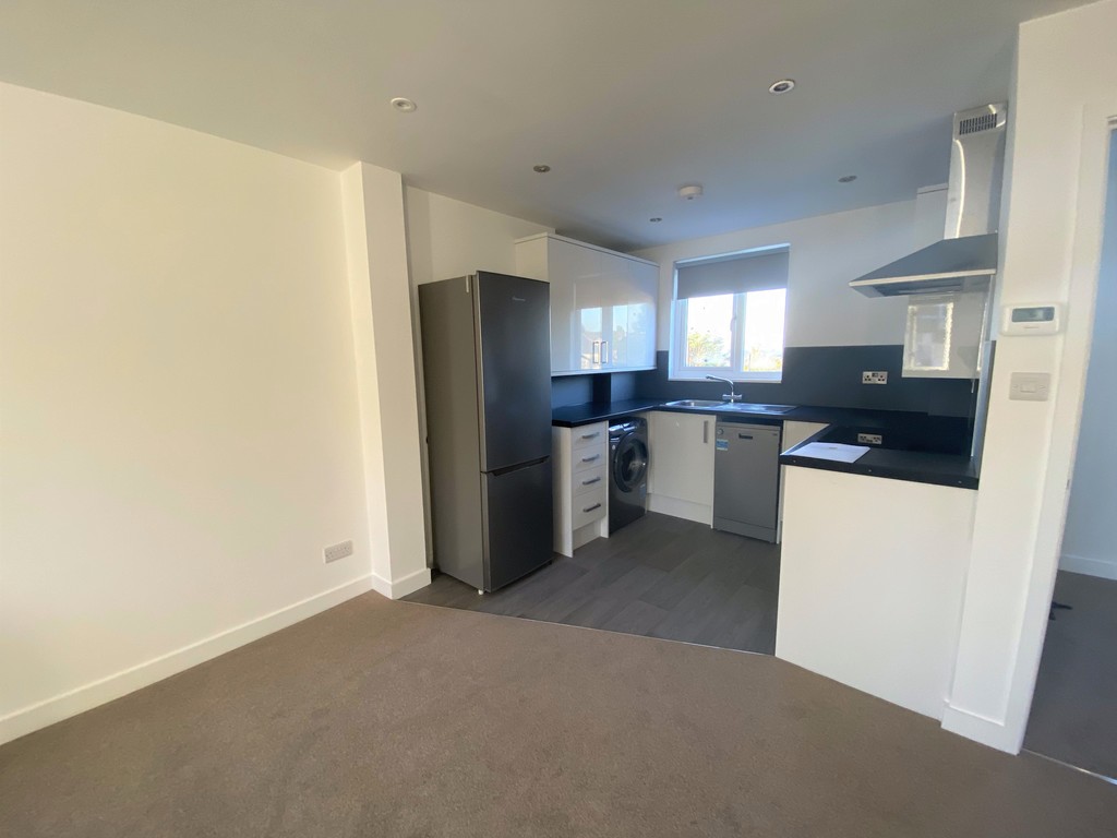 2 bed flat to rent in Mount Pleasant Road, EX4