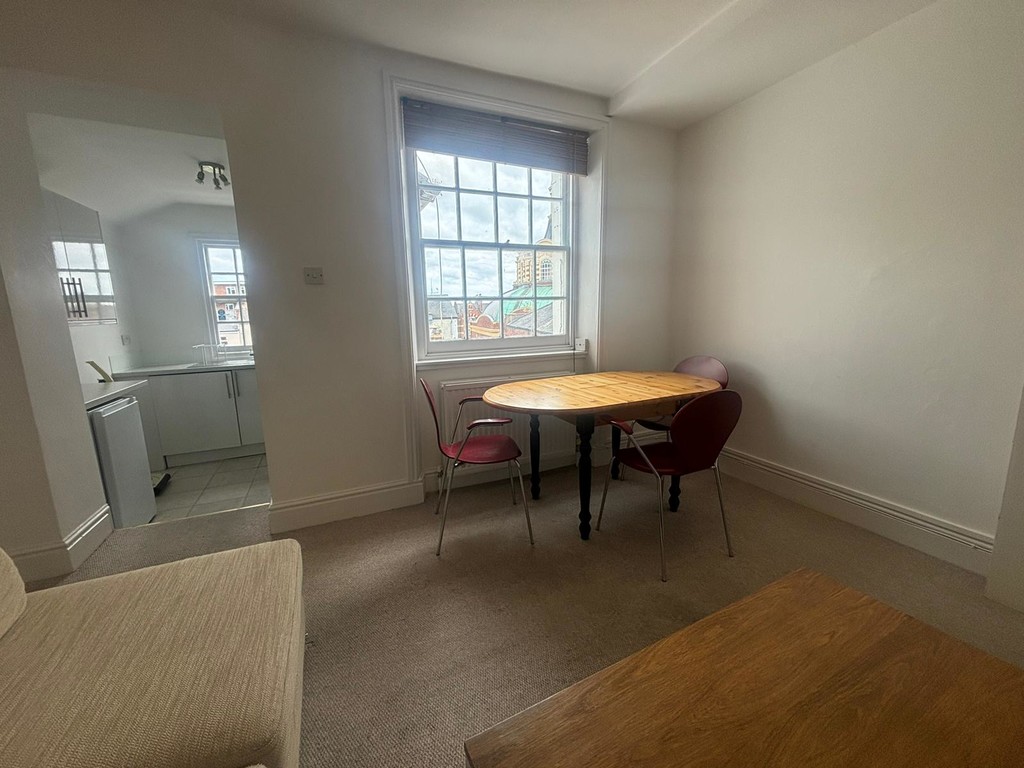 2 bed flat to rent in Oxford Road, Exeter 3