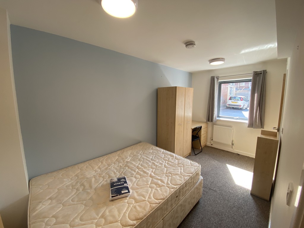3 bed flat for sale in Hoopern Street, St James, Exeter 2