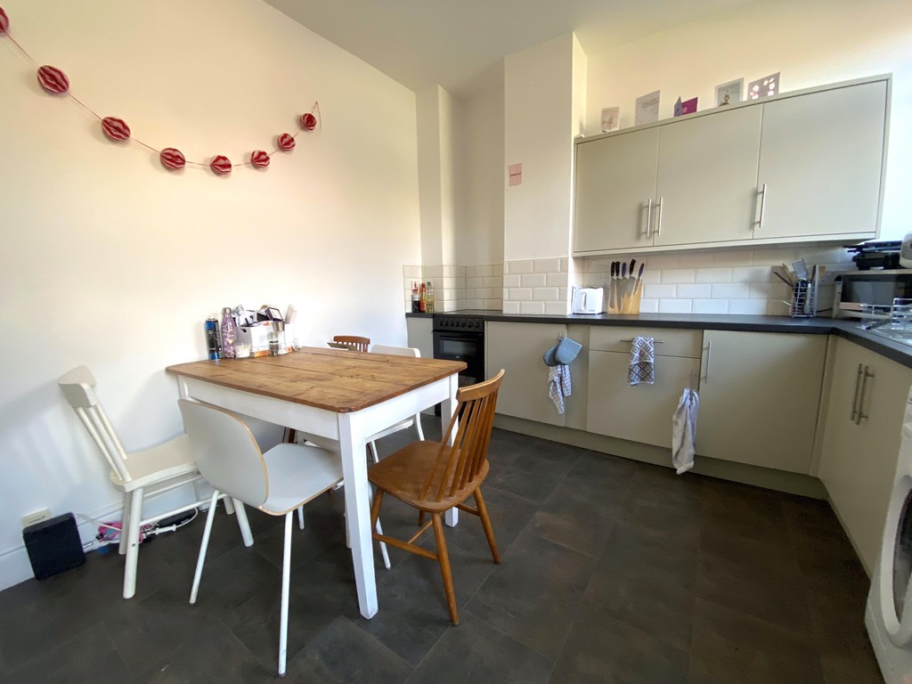 3 bed house to rent in Mansfield Road, Exeter 2